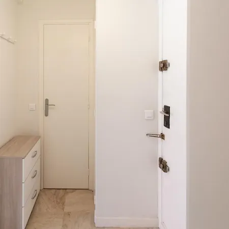 Apartament 5min Train Station & Sea - Ac & Balcony Antibes