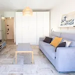 Apartmán 5min Train Station & Sea - Ac & Balcony Antibes