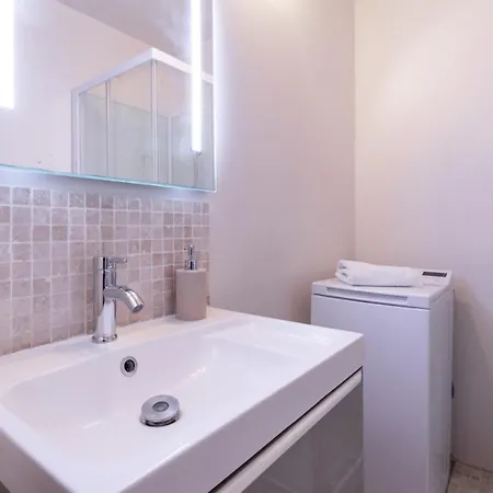 5min Train Station & Sea - Ac & Balcony 앙티브