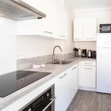 5min Train Station & Sea - Ac & Balcony * 앙티브