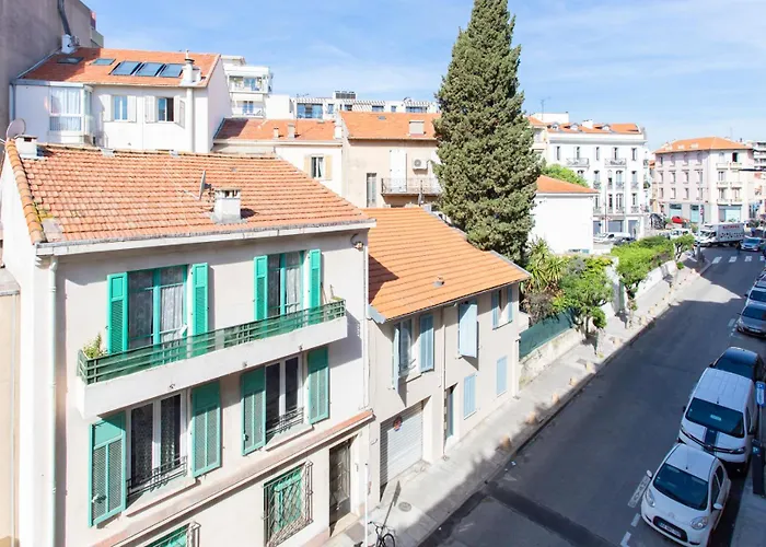 Appartement 5min Train Station & Sea - Ac & Balcony *