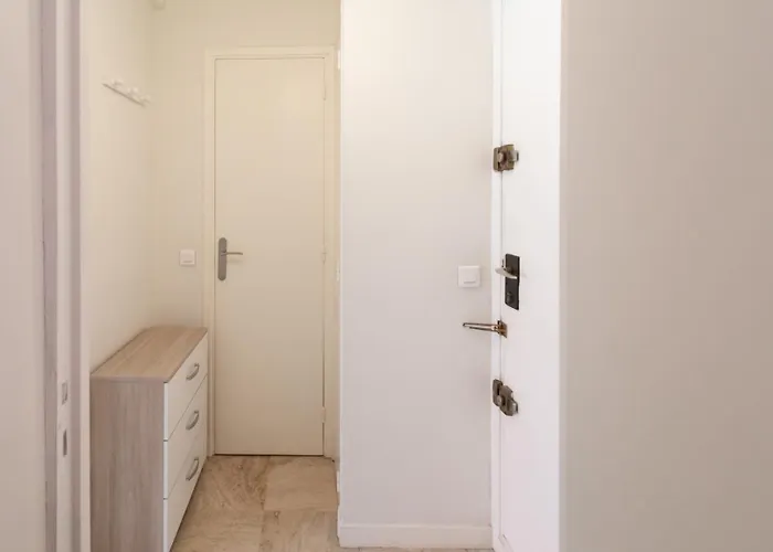 Appartement 5min Train Station & Sea - Ac & Balcony Antibes